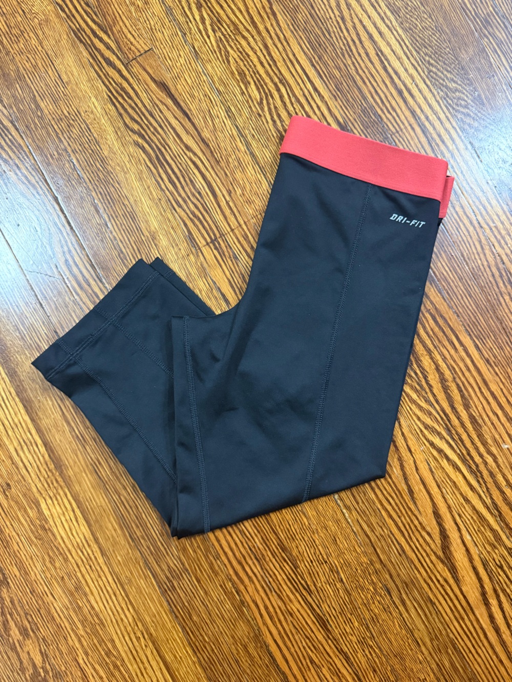 Nike Pro Women's Dri-FIT Capri Leggings